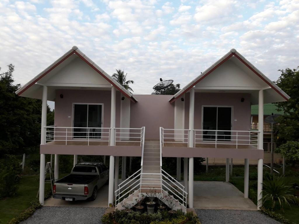 Baan Suan Geb Tawan Hotel Lopburi Exterior photo